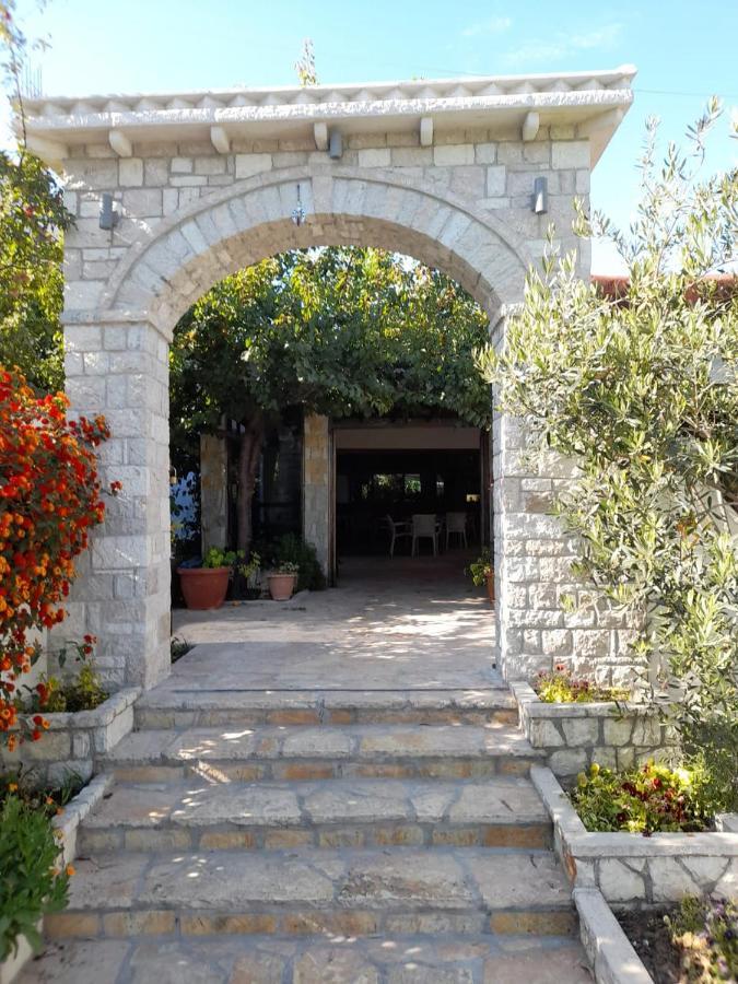 Bar Restorant Hotel Altini Vlorë Exteriör bild