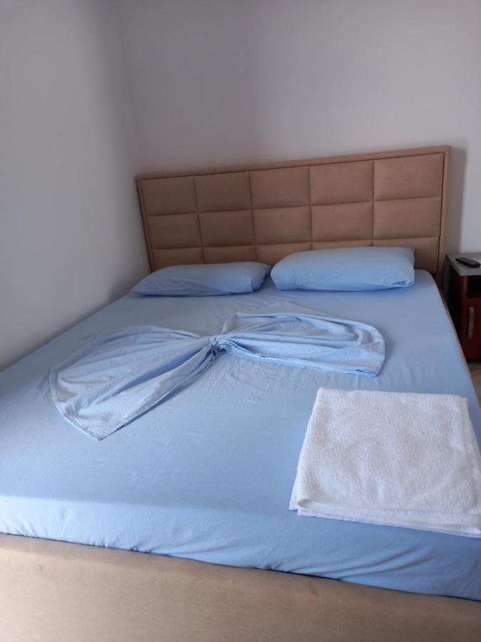 Bar Restorant Hotel Altini Vlorë Exteriör bild