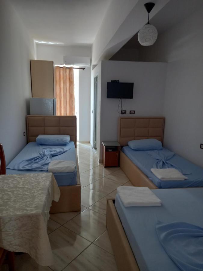 Bar Restorant Hotel Altini Vlorë Exteriör bild